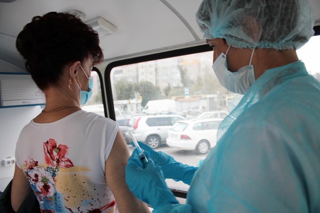 Внесены изменения в расписание работы мобильных прививочных пунктов в Калининграде