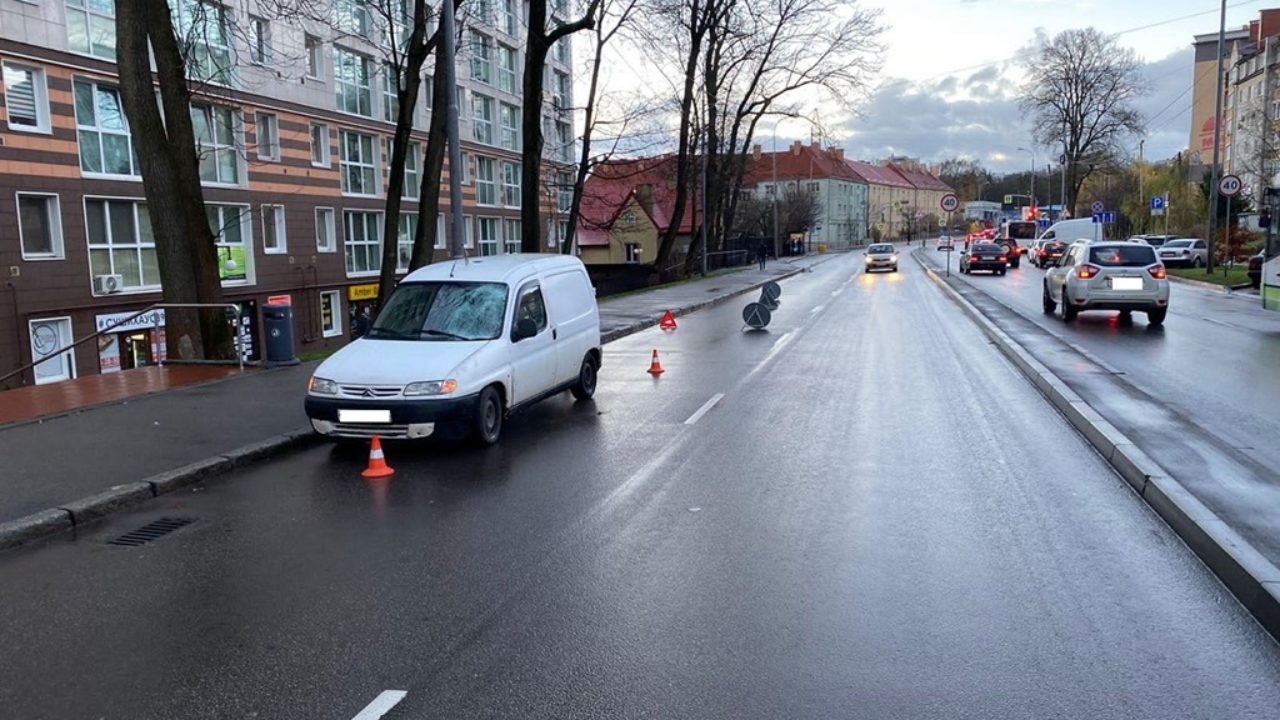 В Калининграде в ДТП пострадали два человека: одного сбила машина, другой –  в автобусе - Мой Калининград