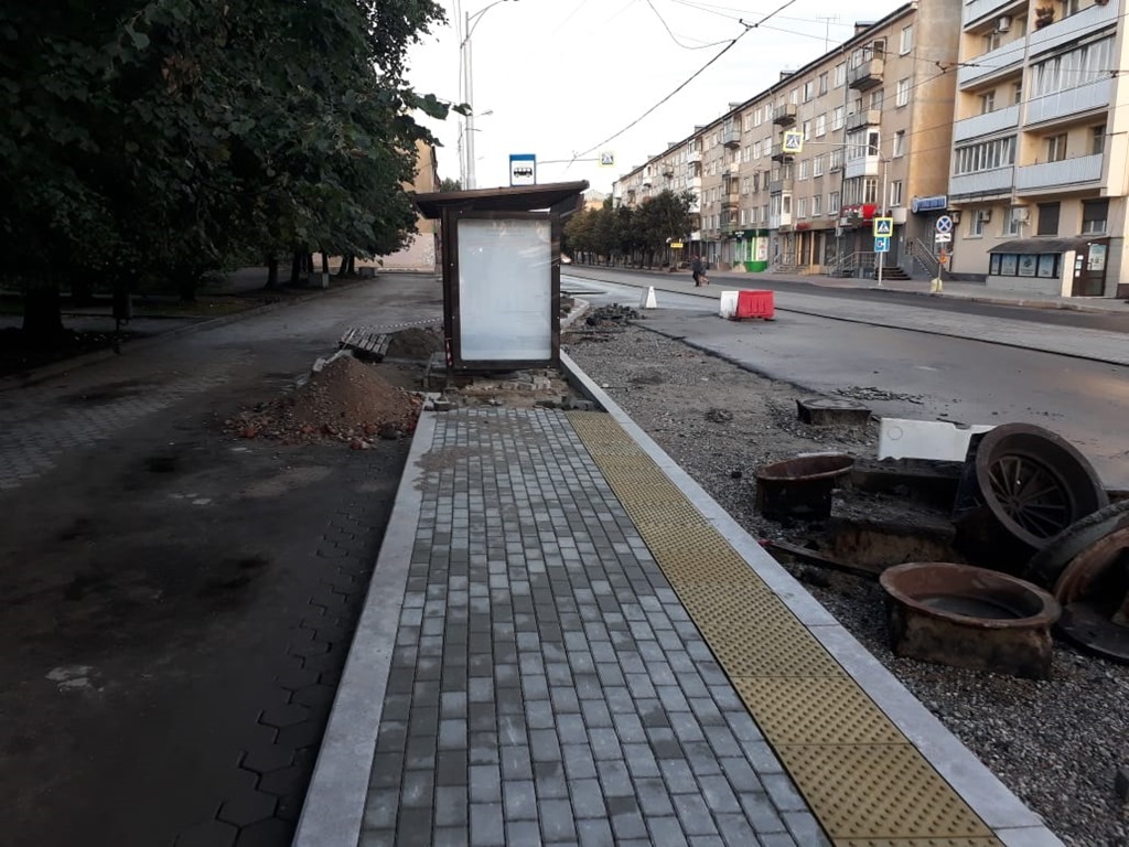 Алиханов: надеюсь, что в бюджете Калининграда появится отдельная строчка для ремонта тротуаров