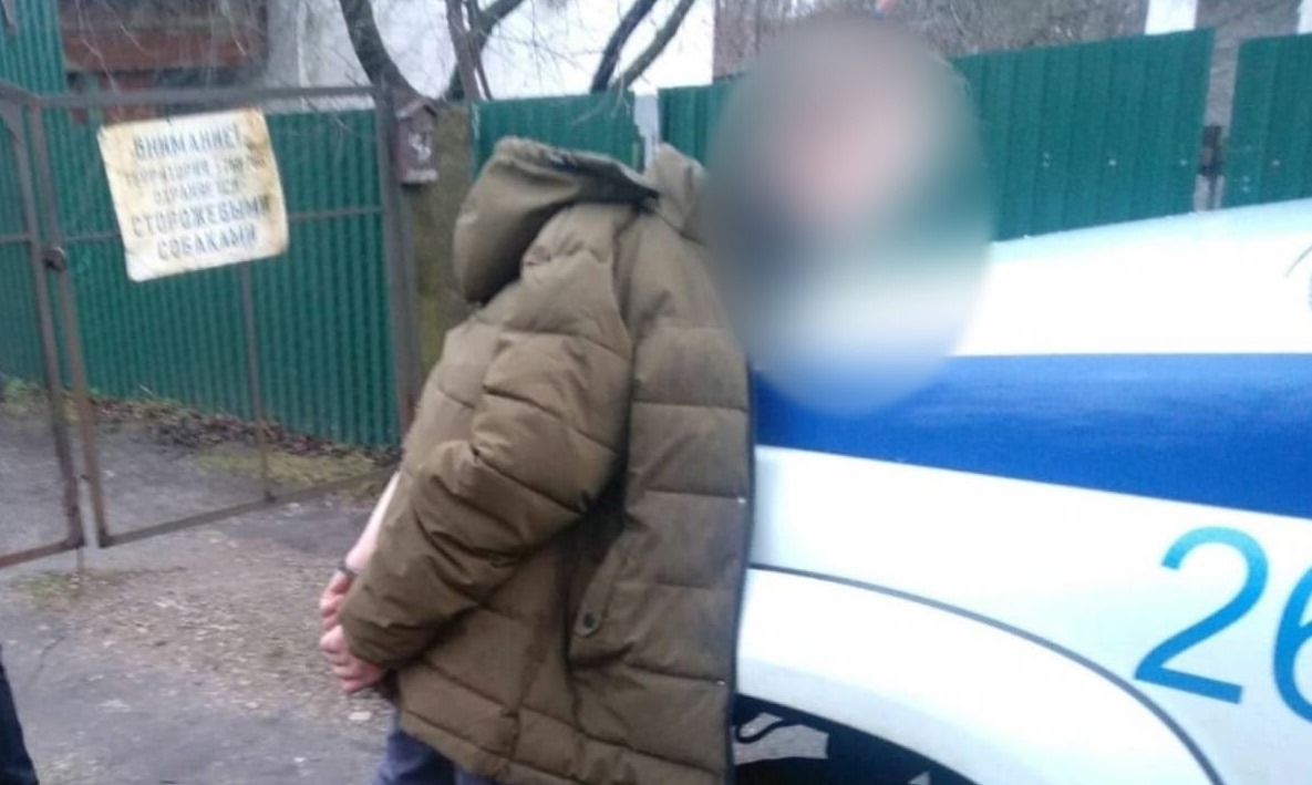 В Калининграде полицейские выявили кладмена во время патрулирования улиц