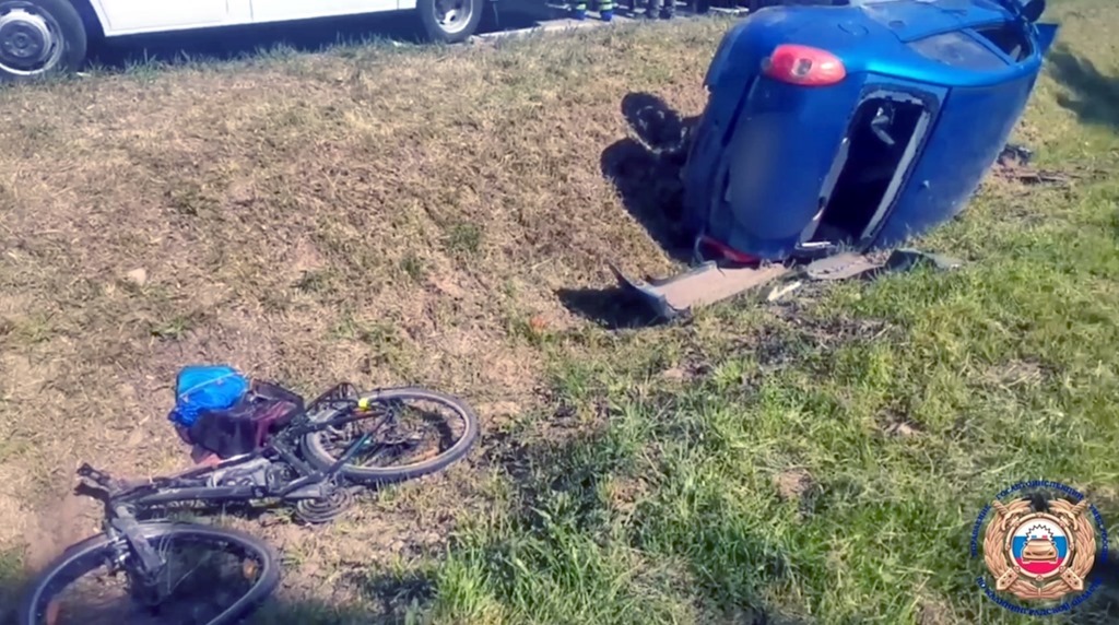 Калининградка на «Черри» сбила велосипедистку и опрокинулась в кювет