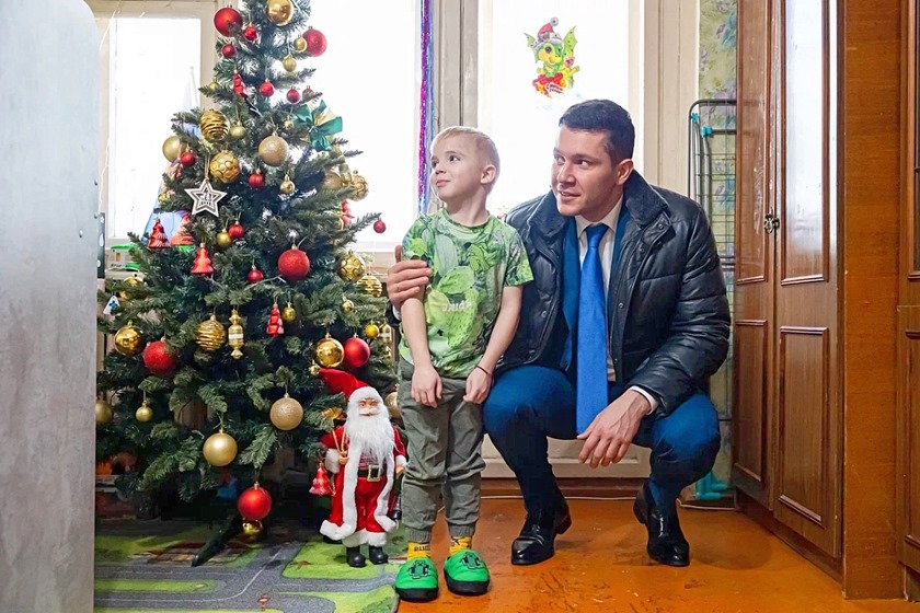 Алиханов исполнил мечты четырёх детей