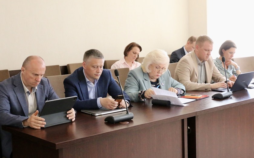 Горсовет Калининграда устроил публичные слушания о поправках в устав города
