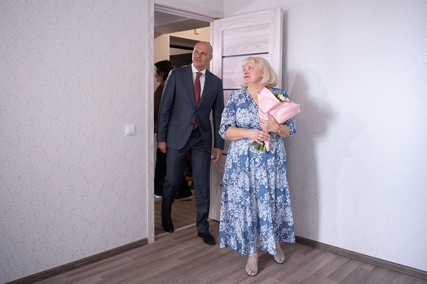 Жителей аварийных домов Калининграда переселяют в новые квартиры