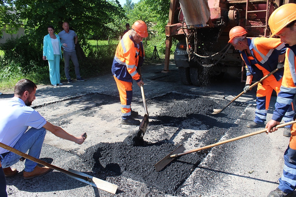 В Калининграде демонтируют историческую брусчатку