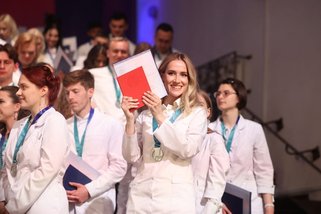 БФУ выпустил более 600 специалистов для системы здравоохранения