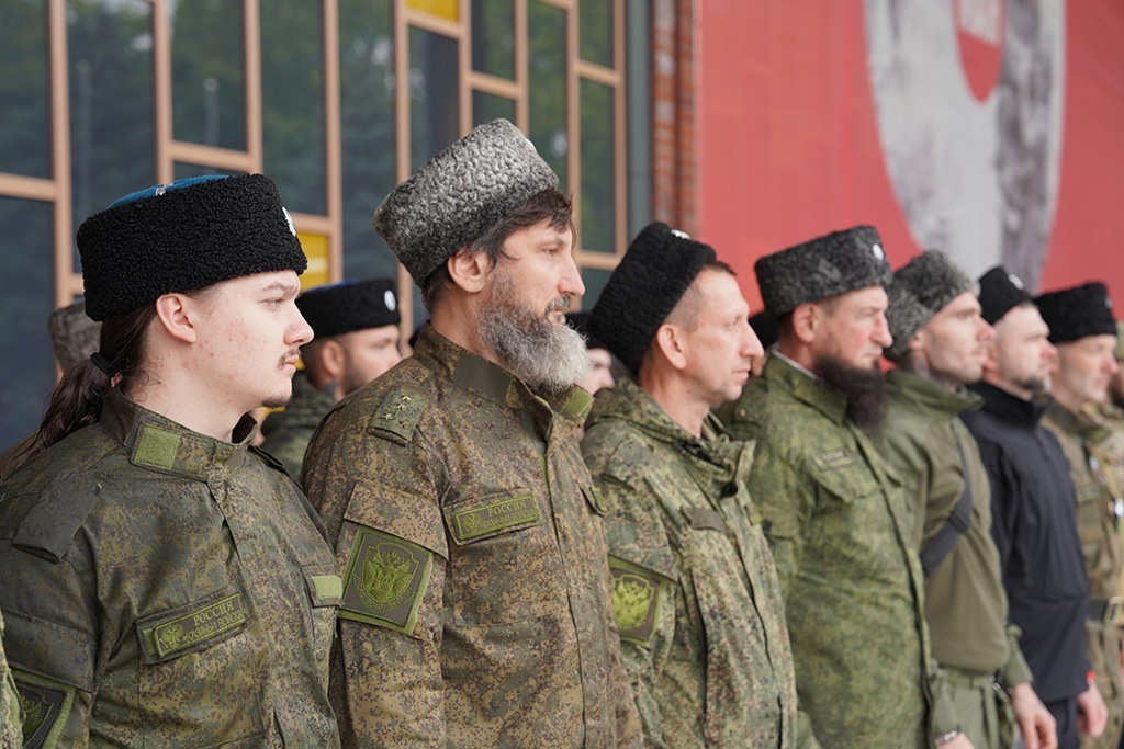 Сила, песни и традиции: в Калининграде устроили казачьи игры