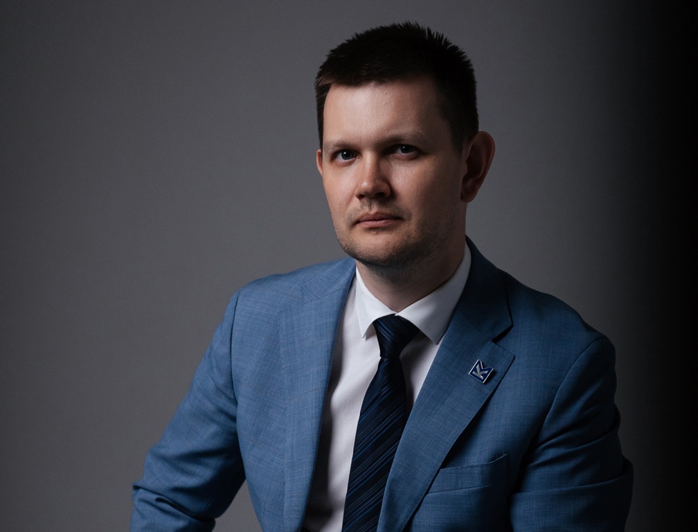 Адвокат Геннадий Кузьмин рассказал, что ждет стажеров, подравшихся на лекции о насилии Адвокат Геннадий Кузьмин рассказал, что ждет стажеров, подравшихся на лекции о насилии