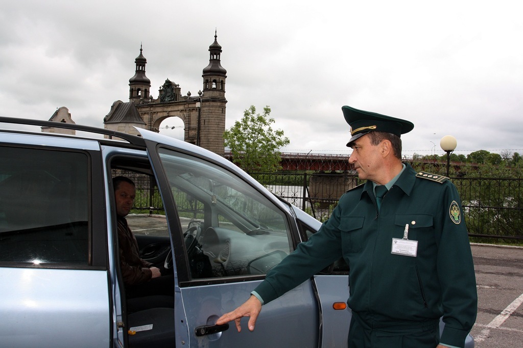 Иностранные автовладельцы столкнулись с санкциями за нарушение таможенных правил в Калининграде