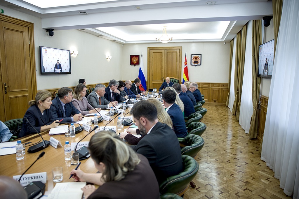 Алексей Беспрозванных представил обновлённую команду правительства региона Алексей Беспрозванных представил обновлённую команду правительства региона