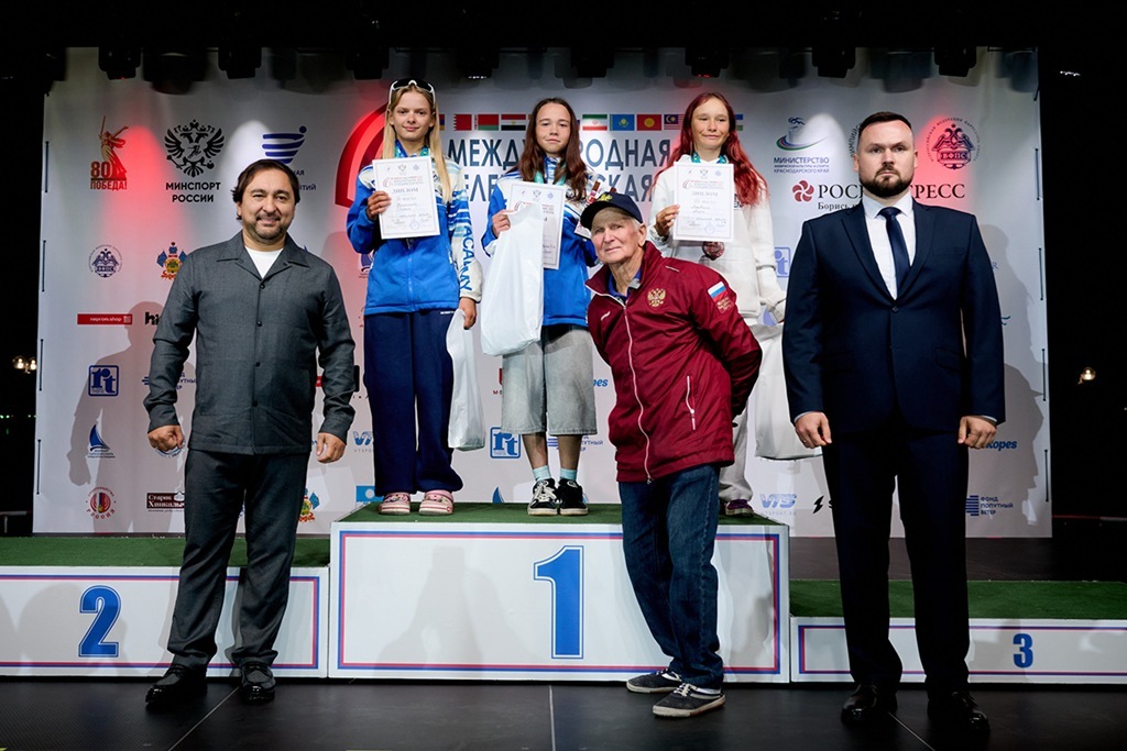 Калининградские яхтсмены взяли серебро на всероссийской регате Калининградские яхтсмены взяли серебро на всероссийской регате