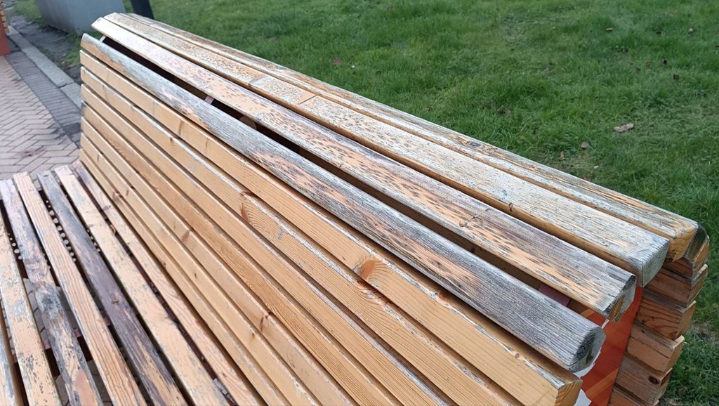 В Калининграде исчезают скамейки