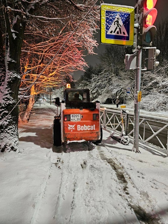 В Калининграде снег свозят на специальную снегосвалку