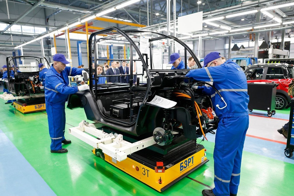 В Калининграде на заводе &laquo;АВТОТОР&raquo; запустили семь новых производств для выпуска электромобилей и компонентов