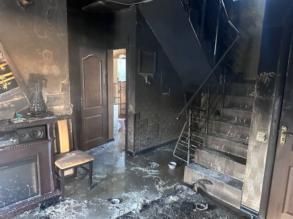 В Калининграде при пожаре в частном доме погибла женщина