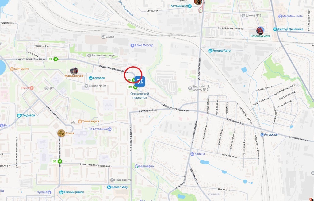 В Калининграде из-за аварии перекрыто движение по Судостроительной &mdash; автобусы пустили в объезд