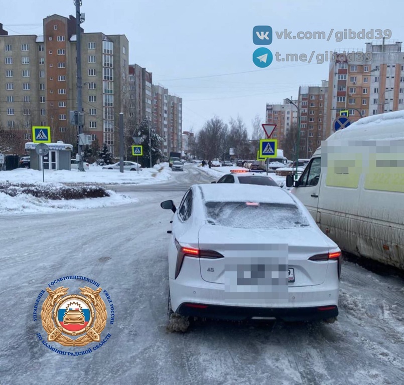 На Автомобильной сбили 17-летнюю девушку на «зебре»