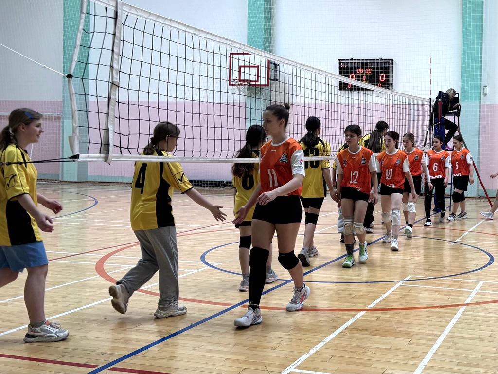 Гимназия №1 взяла &laquo;Серебряный мяч&raquo;: в Калининграде определили лучших волейболисток среди школ