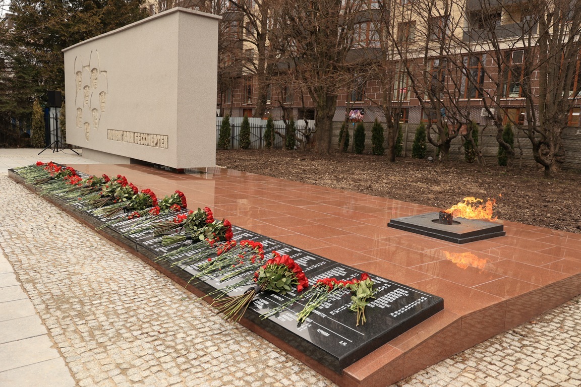 В Калининграде открыли обновлённый мемориал на Комсомольской. Фото: администрация Калининграда В Калининграде открыли обновлённый мемориал на Комсомольской