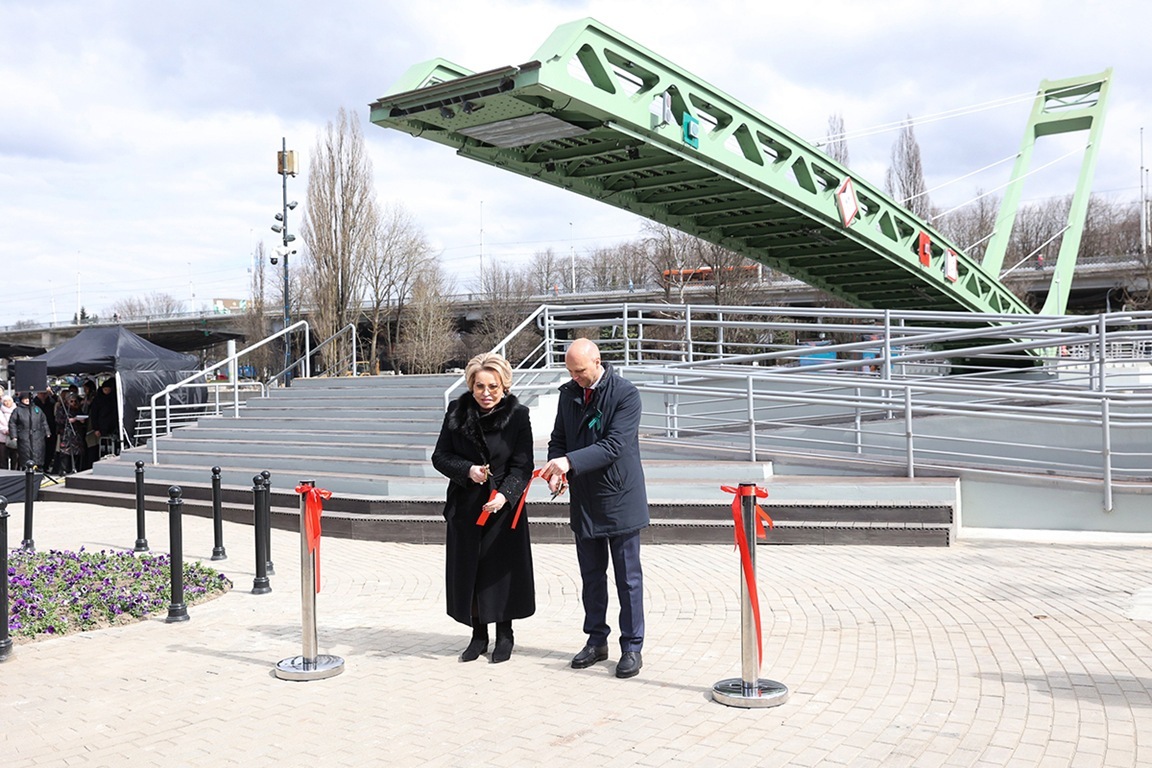 В Калининграде к 80-летию региона открыли Философский мост